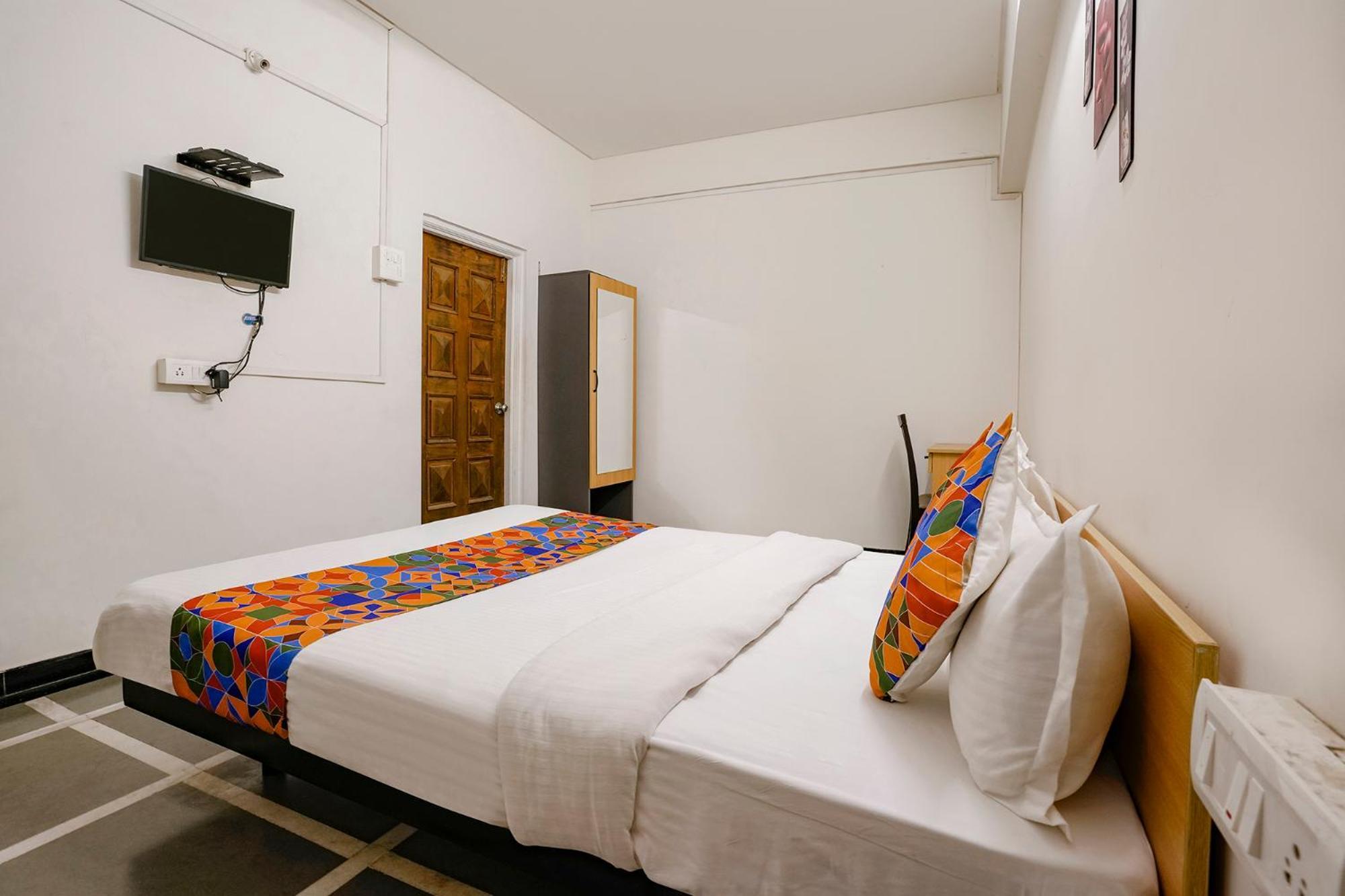Fabhotel Saubhagya Inn Насик Экстерьер фото