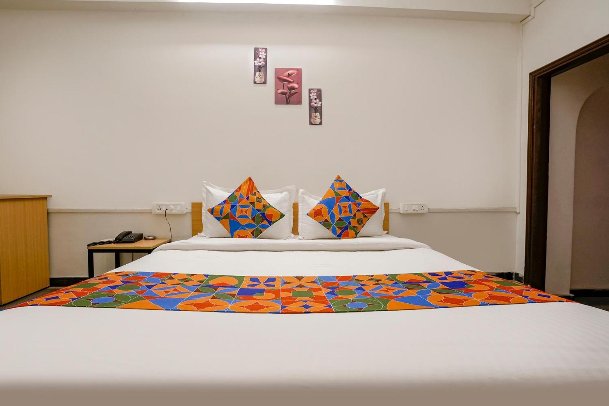 Fabhotel Saubhagya Inn Насик Экстерьер фото