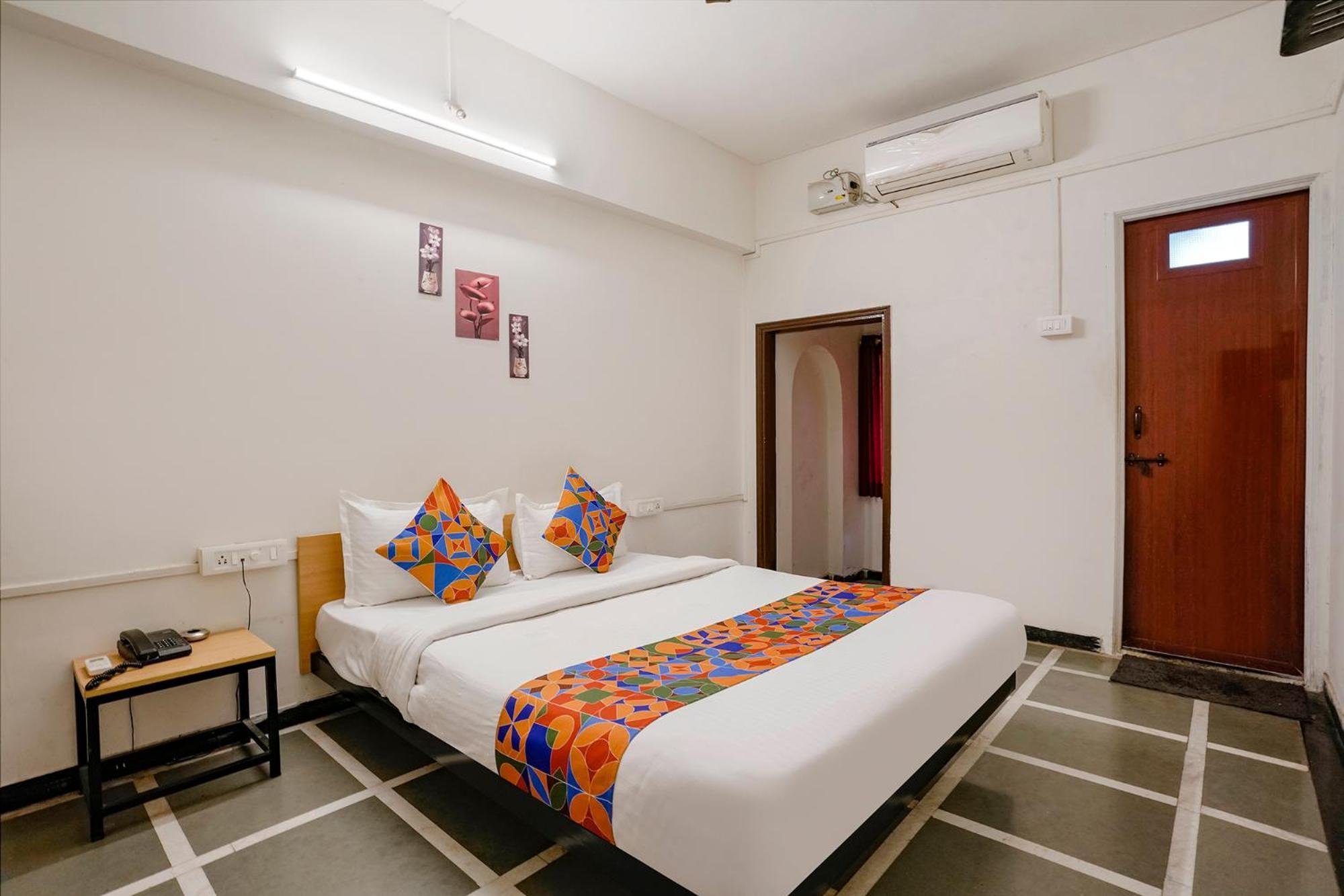 Fabhotel Saubhagya Inn Насик Экстерьер фото