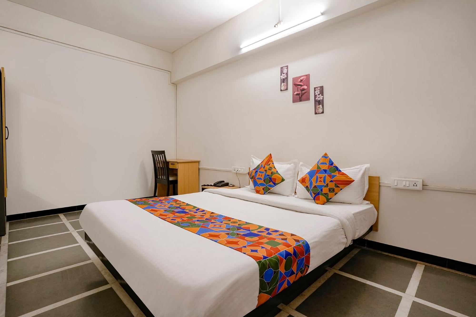Fabhotel Saubhagya Inn Насик Экстерьер фото